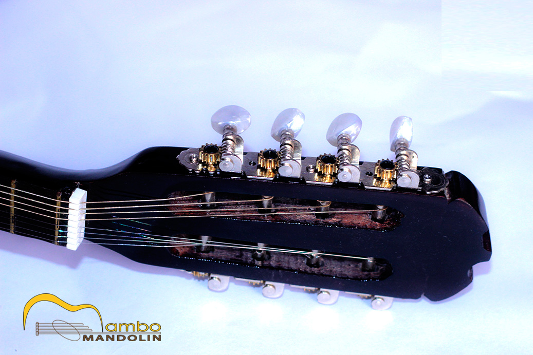 Khóa đàn mandolin phải đảm bảo không bị tuôn ren.