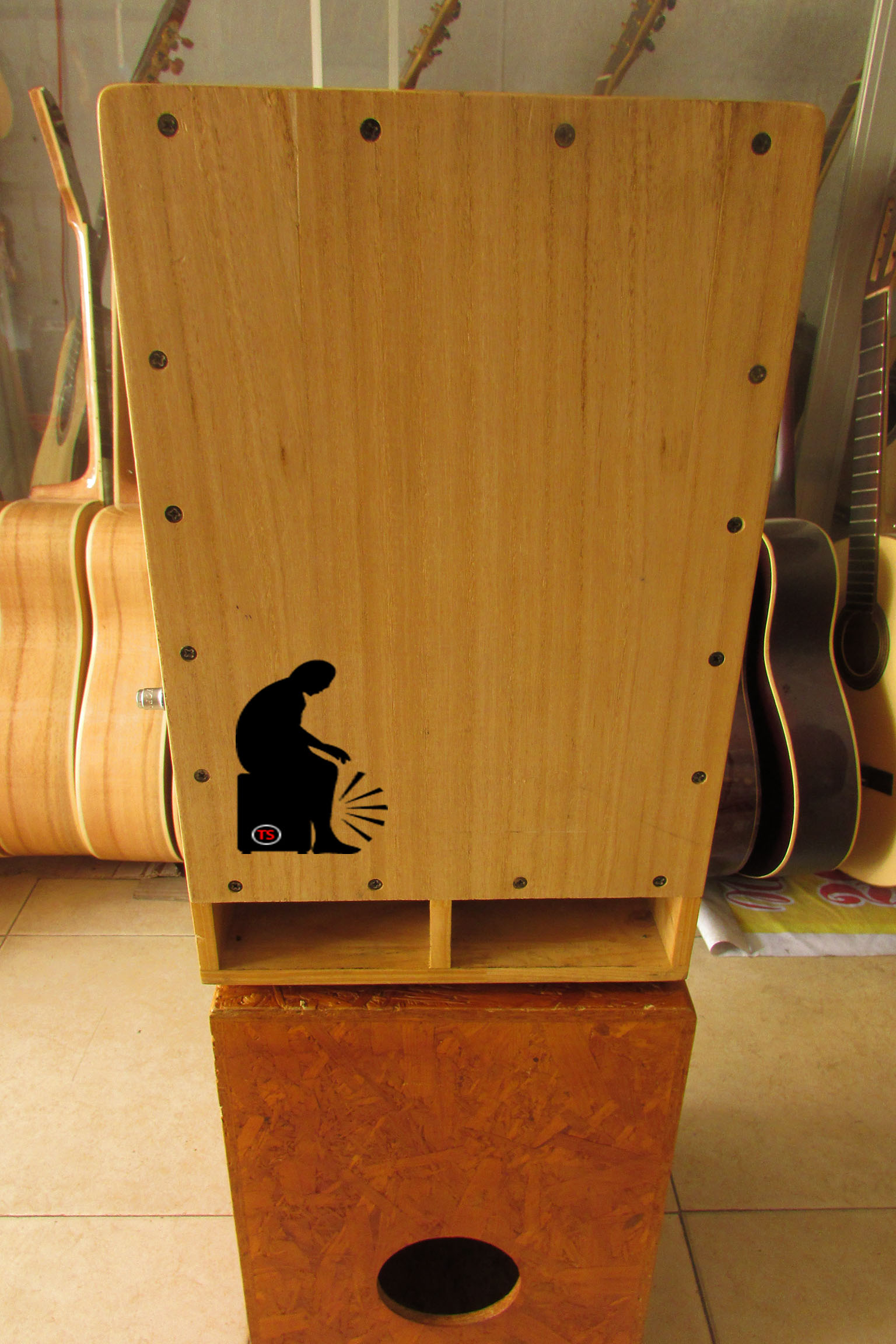 Trống cajon MB-01 với 2 lỗ trước