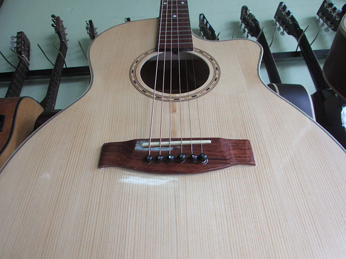ti chỉnh cong cần đàn guitar acoustic hồng đào hdt-130