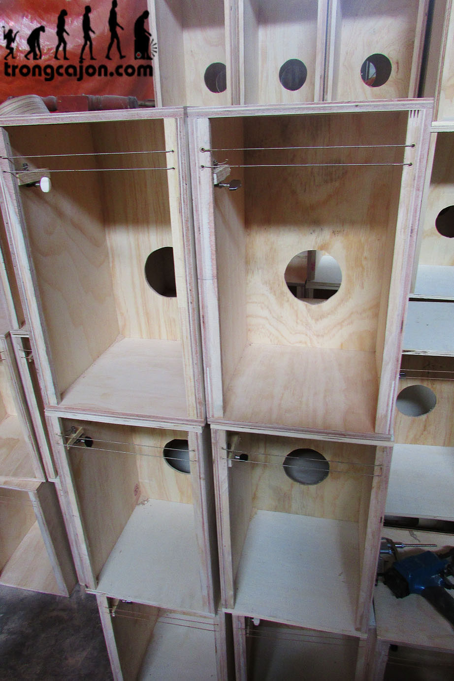 Trống cajon CJ-50 được sản xuất hàng loạt