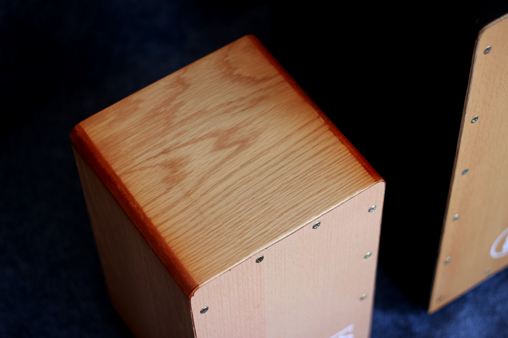 Vân gỗ trống cajon dành cho trẻ em